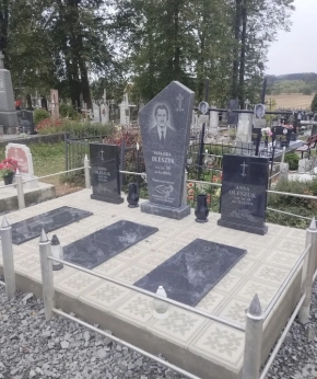 Памятник двойной 158